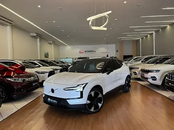 Volvo EX30 - Imagem 1