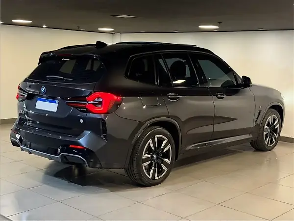 BMW Ix - Imagem 6