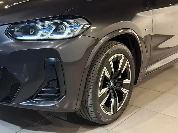 BMW Ix - Imagem 8