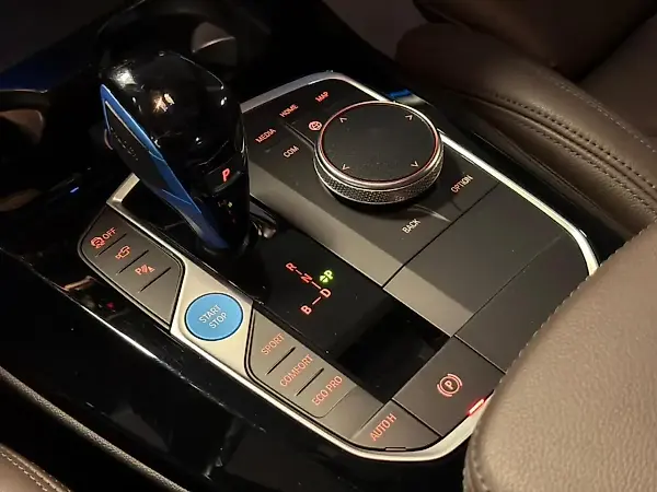 BMW Ix - Imagem 16