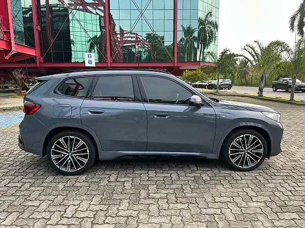 BMW IX1 - Imagem 4