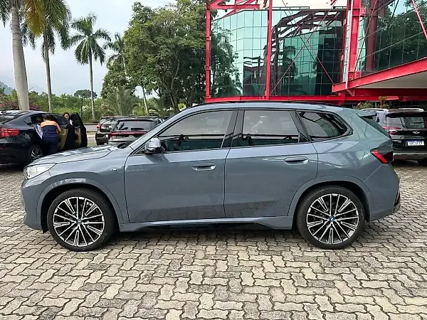 BMW IX1 - Imagem 5