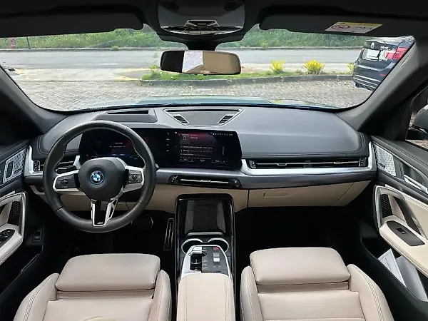 BMW IX1 - Imagem 9