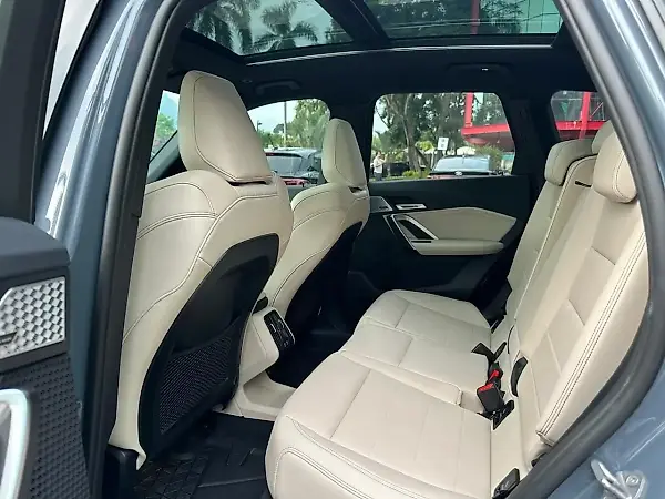 BMW IX1 - Imagem 12