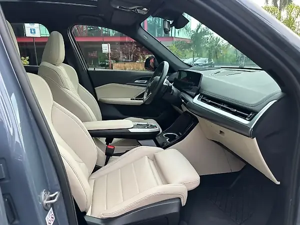 BMW IX1 - Imagem 11