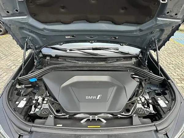 BMW IX1 - Imagem 15