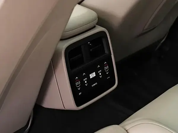 Porsche Taycan - Imagem 13