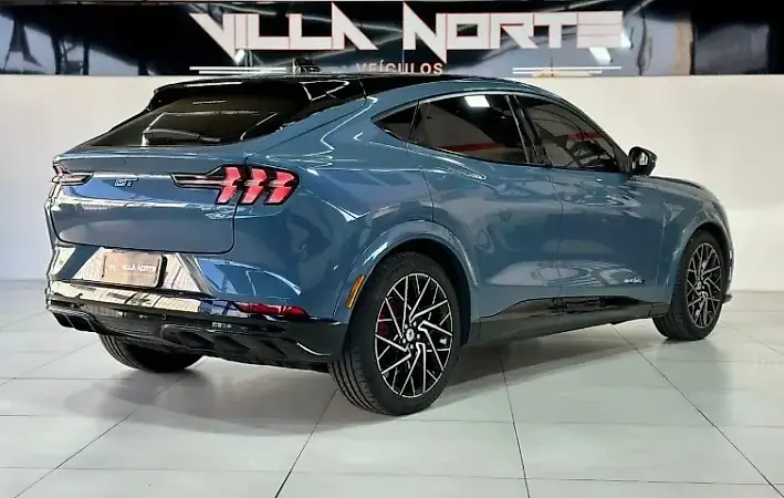 Ford Mustang Mach-e - Imagem 1