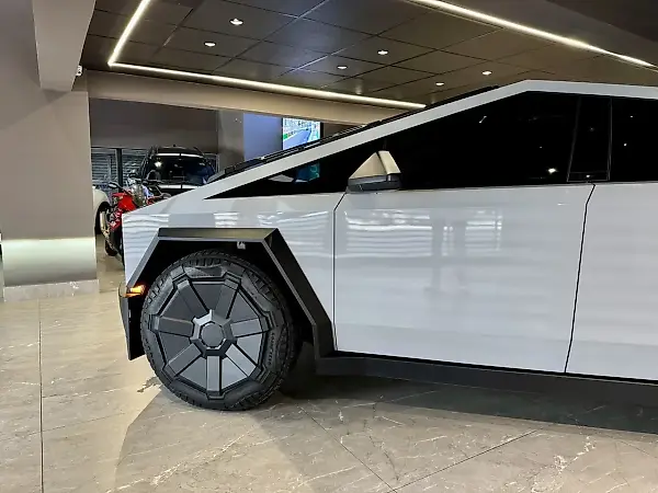 Tesla Cybertruck - Imagem 3