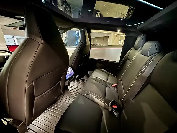Tesla Cybertruck - Imagem 12