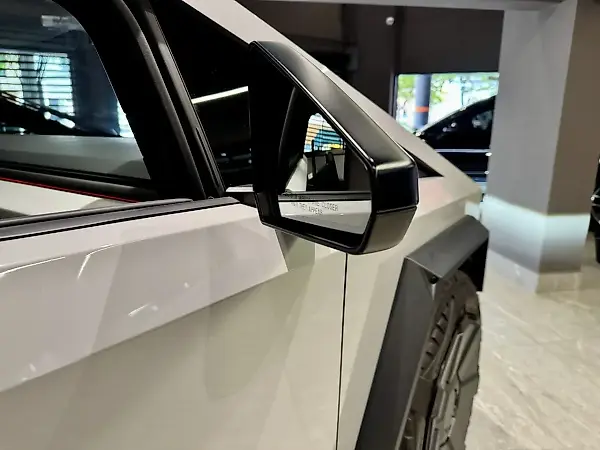 Tesla Cybertruck - Imagem 19