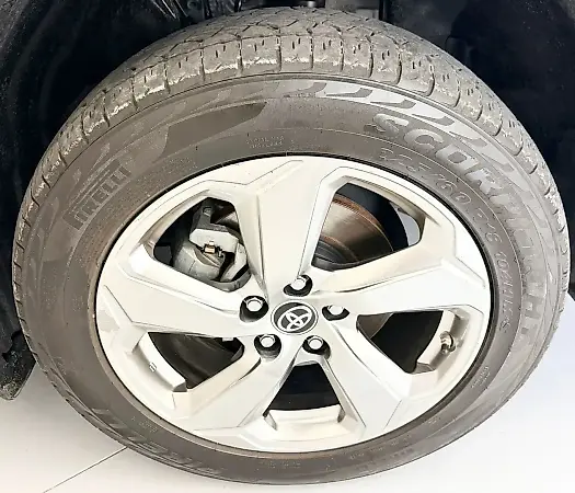 Toyota Rav4 EV - Imagem 18