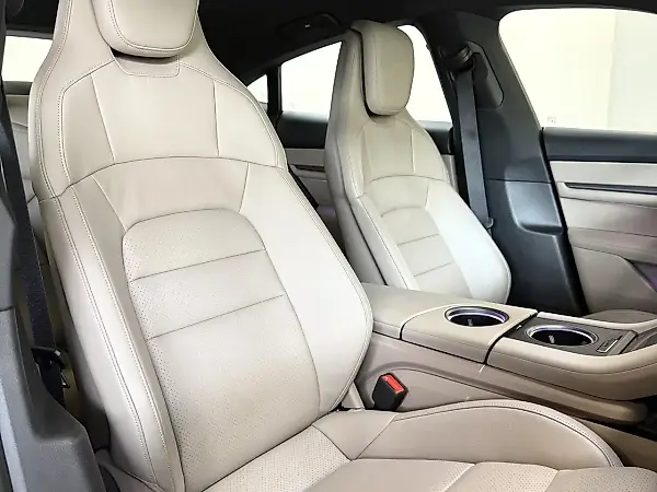 Porsche Taycan - Imagem 16