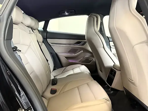 Porsche Taycan - Imagem 17