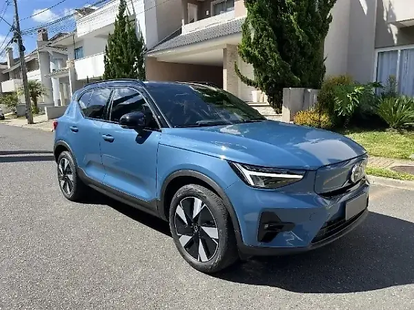 Volvo XC40 Recharge - Imagem 1