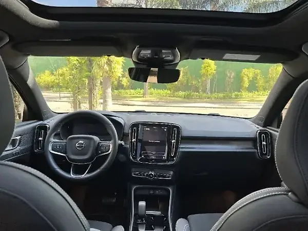 Volvo XC40 Recharge - Imagem 15