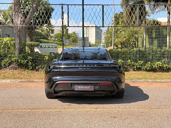 Porsche Taycan - Imagem 6