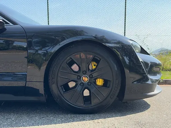 Porsche Taycan - Imagem 9
