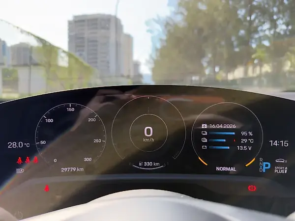 Porsche Taycan - Imagem 15