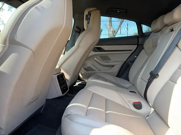 Porsche Taycan - Imagem 19
