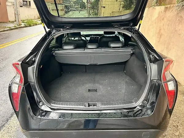 Toyota Prius Gen-4 - Imagem 9