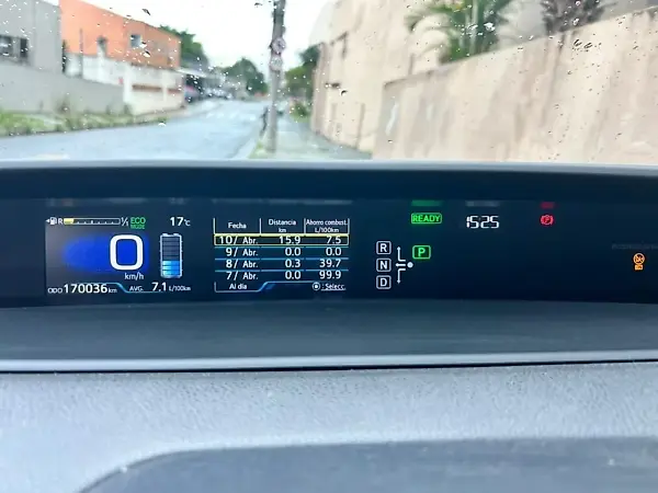 Toyota Prius Gen-4 - Imagem 12