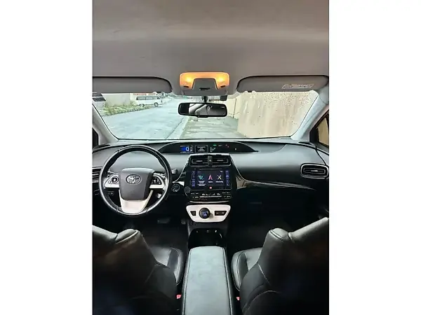 Toyota Prius Gen-4 - Imagem 14