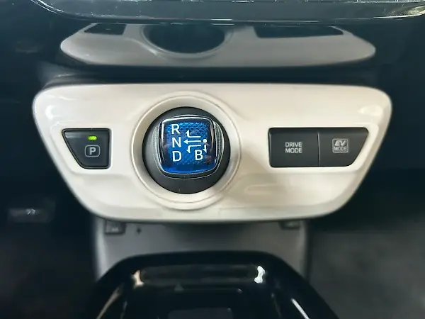 Toyota Prius Gen-4 - Imagem 18