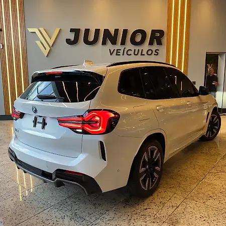 BMW IX3 - Imagem 2