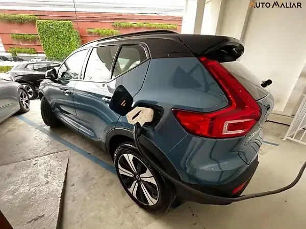 Volvo XC40 Recharge - Imagem 3