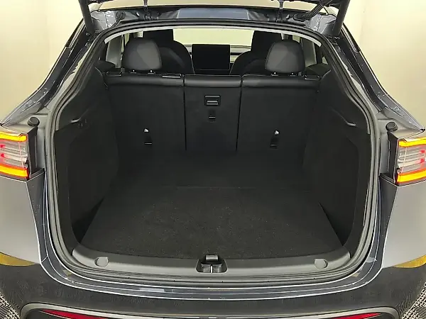 Tesla Model Y - Imagem 8
