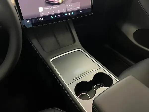 Tesla Model Y - Imagem 16