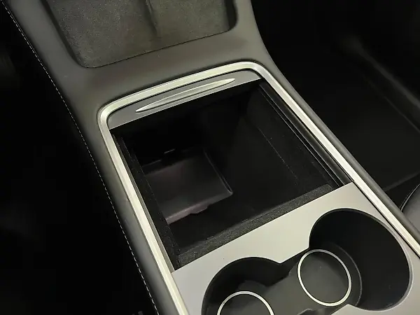 Tesla Model Y - Imagem 17