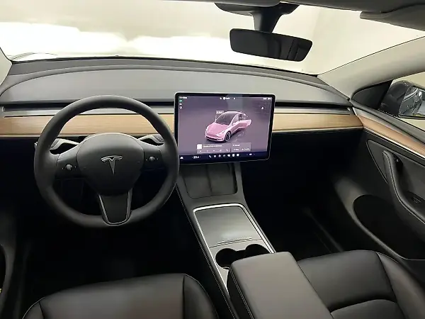 Tesla Model Y - Imagem 18