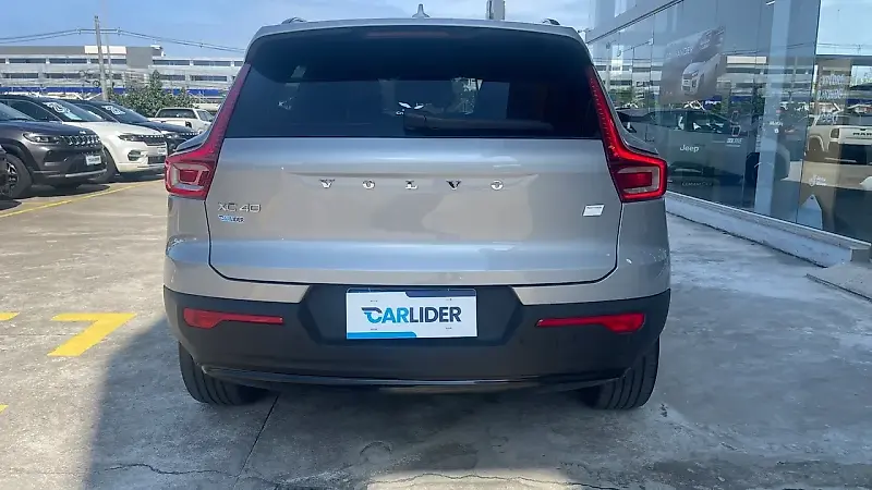 Volvo XC40 Recharge - Imagem 4