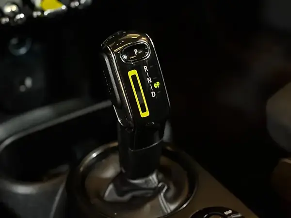 Mini Cooper SE - Imagem 19