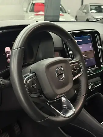 Volvo XC40 Recharge - Imagem 7