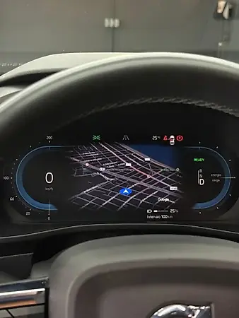Volvo XC40 Recharge - Imagem 8