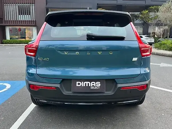 Volvo XC40 Recharge - Imagem 4