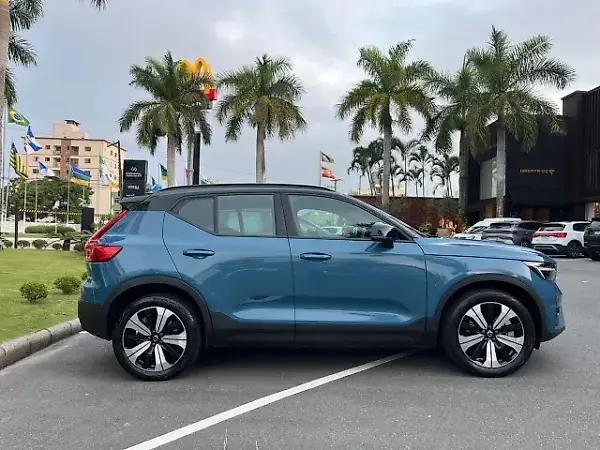 Volvo XC40 Recharge - Imagem 6