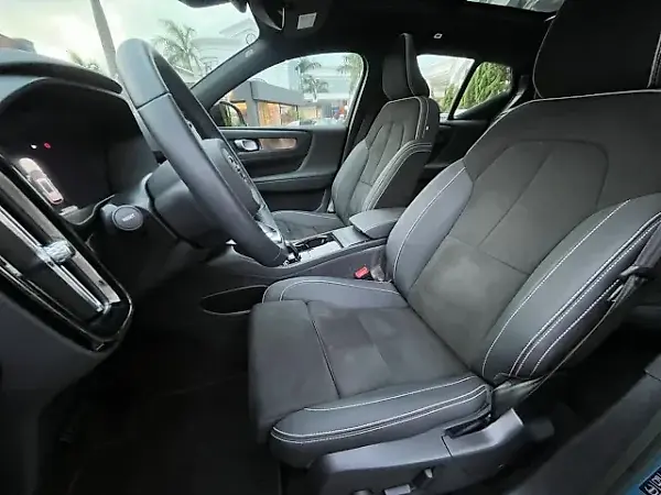Volvo XC40 Recharge - Imagem 9