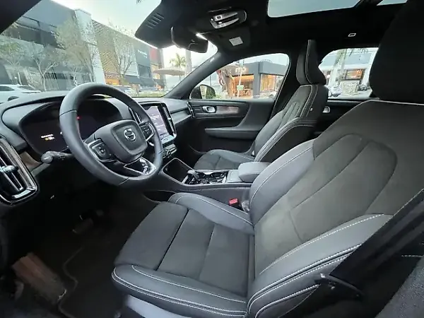 Volvo XC40 Recharge - Imagem 11