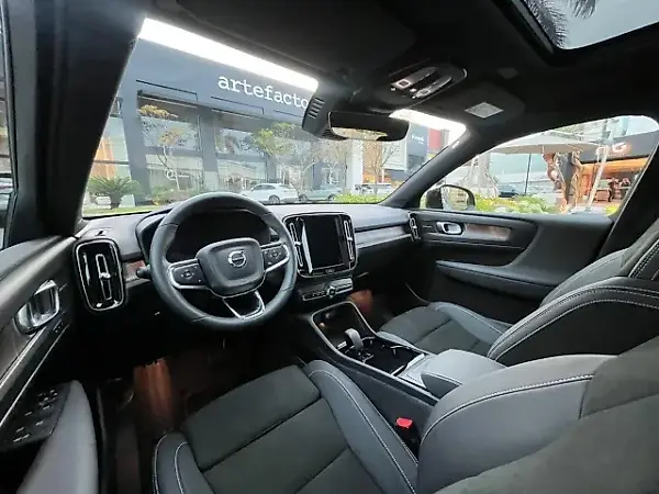 Volvo XC40 Recharge - Imagem 10