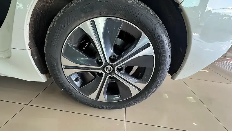 Nissan Leaf - Imagem 11