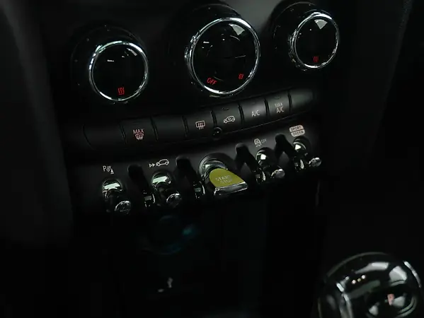 Mini Cooper SE - Imagem 9