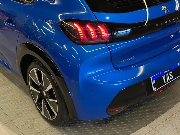 Peugeot E-208 - Imagem 8