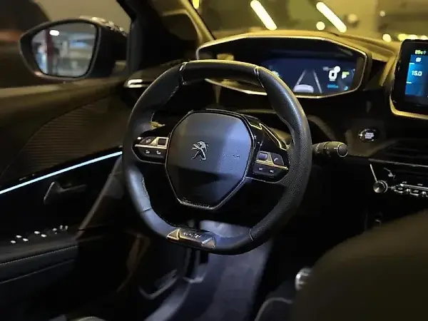 Peugeot E-208 - Imagem 14