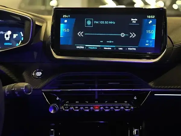 Peugeot E-208 - Imagem 17