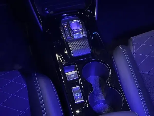 Peugeot E-208 - Imagem 18