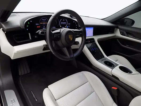 Porsche Taycan - Imagem 9